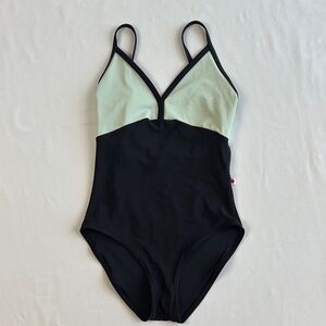 Yumiko Daria - Size Small - Like New